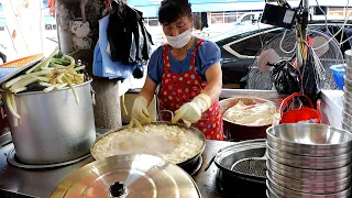 Famous $2.5 Korean sujebi, Hand-pulled dough soup / Korean street food