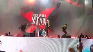 Alexandra Stan — Mr. Saxobeat + Get back (@ Olmeca plage)