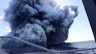 Whakaari / White Island eruption: Tourists share video of eruption