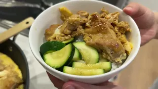 Oyakodon with Stir Fry Zucchini Recipe (Chicken and Egg Rice Bowl)