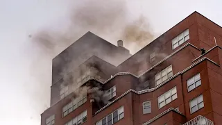 FDNY Rescues Woman Trapped in MAJOR 18th Floor ALL-HANDS HighRise Fire! [ MAN 10-77 Box 698 ]