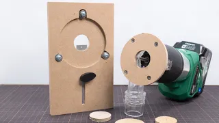 Circle cutting jig that rotates on its own axis like the moon