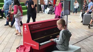 Street pianist Harrison plays Nuvole Bianche by Ludovico Einaudi in LiverpoolOne