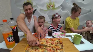 ЧЕЛЛЕНДЖ ПИЦЦА С ПЕПСИ И ФАНТОЙ | MUKBANG PIZZA WITH PEPSI AND FANTA #мукбанг