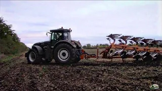 Тяжёлая,глубокая вспашка трактром Valtra s354!