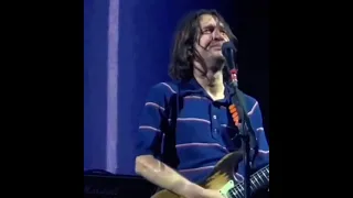 JOHN FRUSCIANTE CRIES SINGING UNDER THE BRIDGE