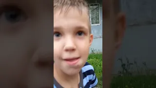 11-летка курит вэйпы 😱