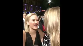 Jennifer Lawrence accidentaly kisses Natalie Dormer