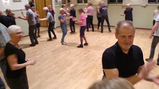 Sätila Bygdegård onsdag 16/3 2022 till Peter Brodin å Göran. Dansen heter Parisepolka. 🥰🤗