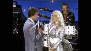 Dick Clark Interviews Kim Carnes - American Bandstand 1982