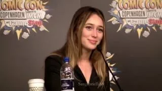 Alycia Debnam Carey on Eliza Taylor's selfie permission...