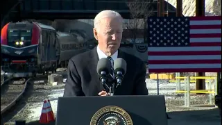 Joe Biden struggles to make it through his Amtrak story #joebiden #usanews #america #president #news