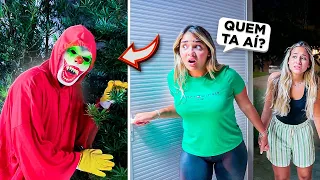 UM PALHAÇO ASSUSTADOR ESTÁ SEGUINDO A VANESSA 😱😱😱