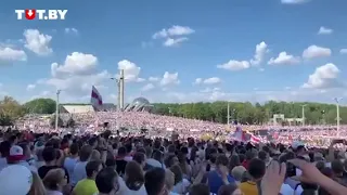 Лукашенка – в автозак: вражаюча акція протесту в Білорусі