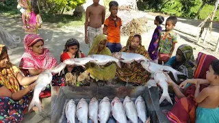 Tasty Fish Curry - Big Size Silver Carp Fish Cutting & Cooking By women For Whole Village Peoples