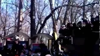 Евромайдан 2014  Захват грузовиков Беркута  Эвромайдан Киев 19 02 2014