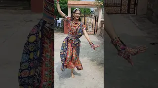 mor bani thanghat kare #gujaratsong #like #comment #viral #dance #shortvideo