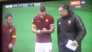 Totti gol en el Roma 2-2 Lazio