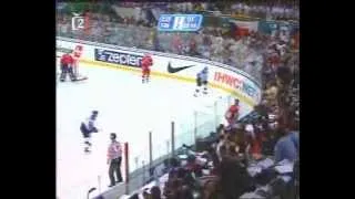 David Moravec - Gold medal goal against Finland (2001 World Championships final)