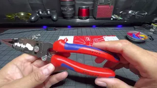 Knipex 13 72 8 Forged Wire Stipper/Multi-Component CLOSE LOOK
