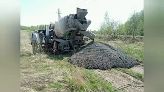 Засадили миксер в поле