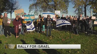 Rally in support of Israel takes place at Foster Beach