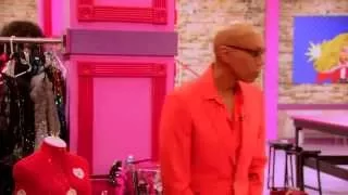 RuPaul vs Pearl : Stare down - Do I Have Something On My Face? Yes!