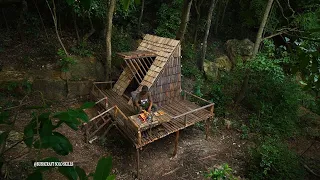 Bushcraft Building A House From Pallets In Warm Shelter, Camping Solo Skills