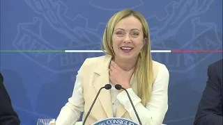 Conferenza stampa a seguito del Consiglio dei Ministri. Interviene Giorgia Meloni. Da non perdere.