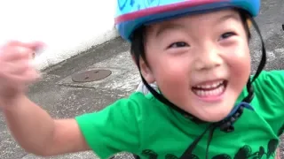 自転車デビューしたひなごん　おじいちゃんおばあちゃんに披露する　　　　ひなごんとおいちゃん　　SunflowerTV