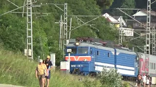 Электровоз ВЛ10-1871 с пассажирским поездом 680С Адлер-Владикавказ
