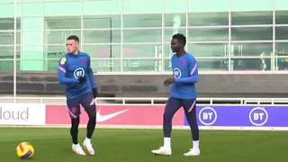 Bukayo Saka 's Handshake after Phil Foden' s Crossbar 👀🤝