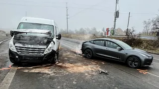 TESLA AUTOPILOT ENGAGES EMERGENCY BRAKING IN CRASH