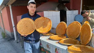 Самый большой хлеб в Мире￼ Выпекают￼ В Узбекистане The largest flatbread is baked in Uzbekistan ￼