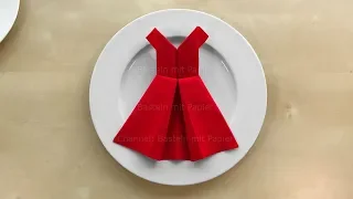 Napkin folding: Dress 👗