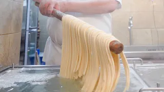 A Day of World's Largest Japanese Udon Noodles Restaurant / 日式烏龍麵師傅的一天 - Taiwanese Food