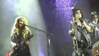 "I'm Eighteen" Alice Cooper and Orianthi NMMNG Tour Cincinnati Live 2011