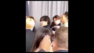 A small but cute interaction between Camila cabello and BTS 💜