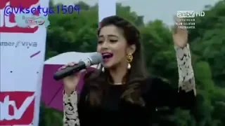 Tina Datta sings the song of “Uttaran” to big audience, Indonesia, 2016