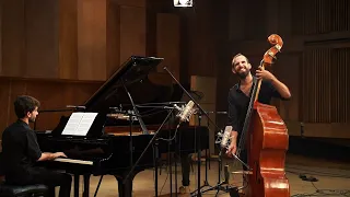 Camille Saint-Saëns - L'elephant (Performed by Michael Mizrahi)