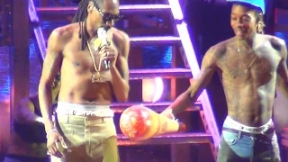 Snoop Dogg & Wiz Khalifa - Drop It Like It's Hot - Black and Yellow - 2016 Concord