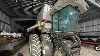 Gleaner R72, setting it up for corn.