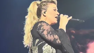 Kelly Clarkson - Because of You - 08/18/23