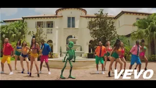 Dame Tu Cosita-(Remix)Pitbull x El Chombo x Karol G - feat. Cutty Ranks (Video Oficial)