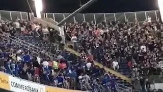Eintracht-fans try to attack Strasbourg fans during the #UEL match