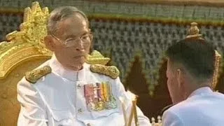 El rey de Tailandia guarda silencio