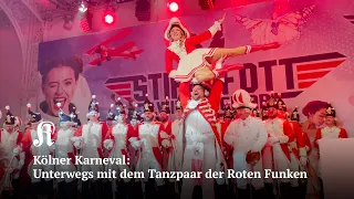 Kölner Karneval: Unterwegs mit dem Tanzpaar der Roten Funken