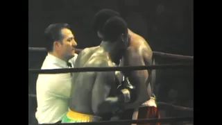 1971: Joe Frazier vs Muhammad Ali (Round 15) (The Ring Magazine Round of the Year)