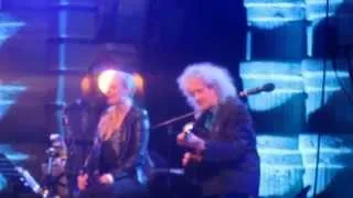 Brian May and Kerry Ellis - Dust in the Wind