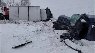 Газелист снес две легковушки: Смертельное ДТП в Белгородской области - 30.12.2021